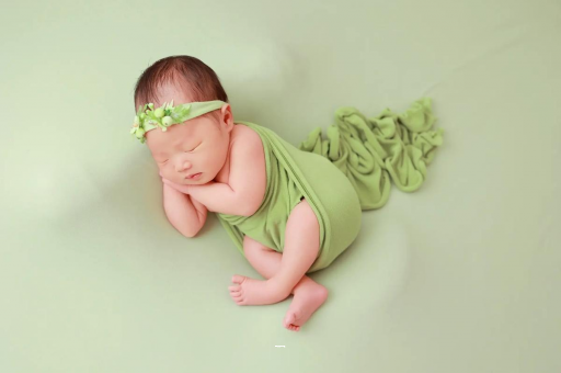 黑河宝宝多大才不会吐奶